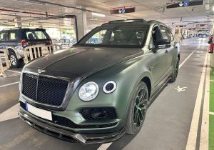 Bentley Bentayga Brabus Kit - Rent Bentley Ibiza - Rent Luxury Car Ibiza - Luxury Cars Ibiza - Luxury SUV Ibiza - Bentley Hire Ibiza